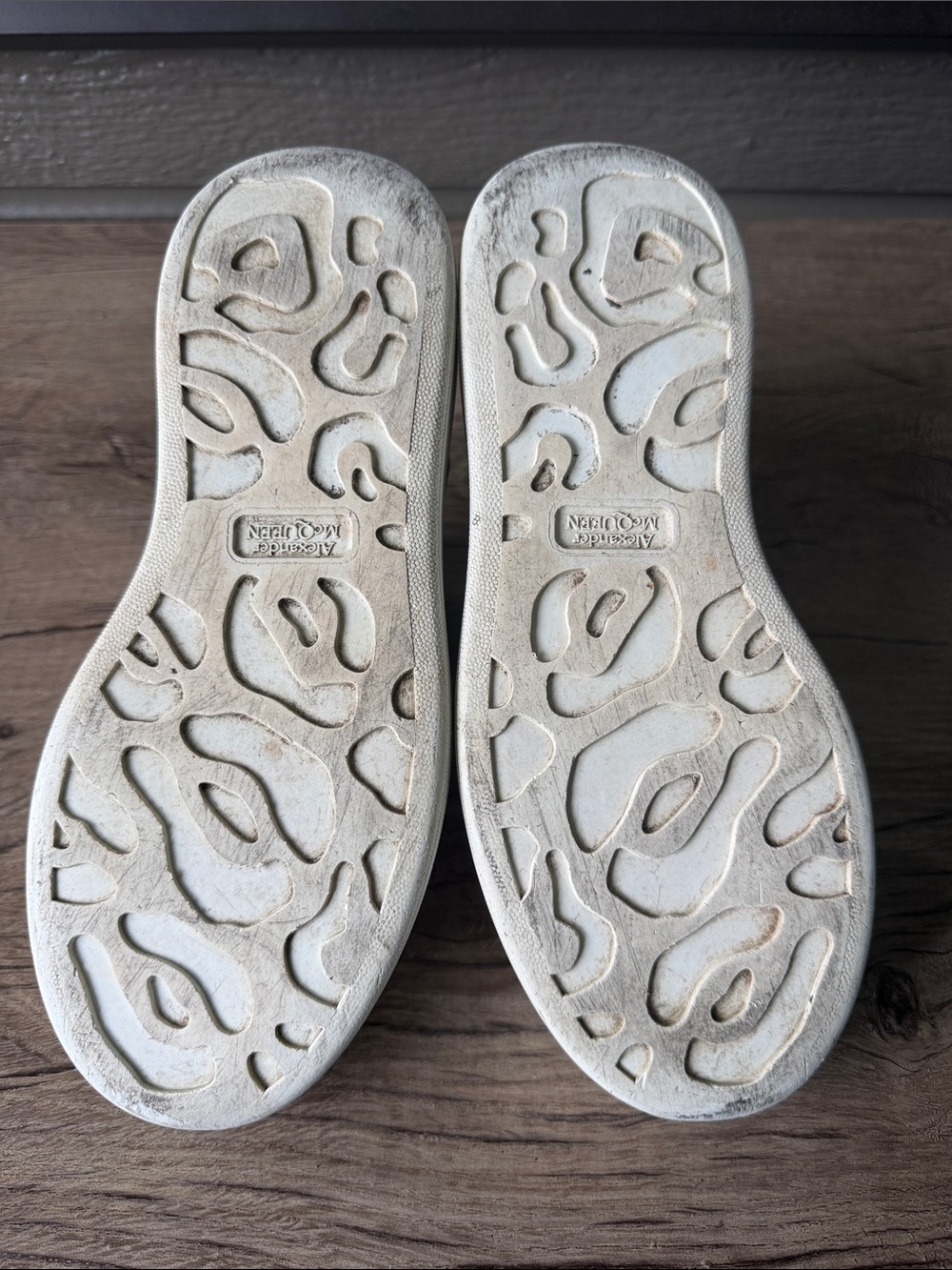 Alexander McQueen Women’s White Leather Oversized Sneakers size 39 - Picture 10 of 12